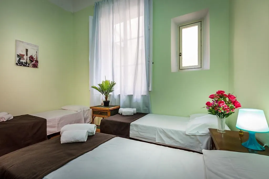 Rooms77 Florence Centro Storico Firenze 3*,  Italy